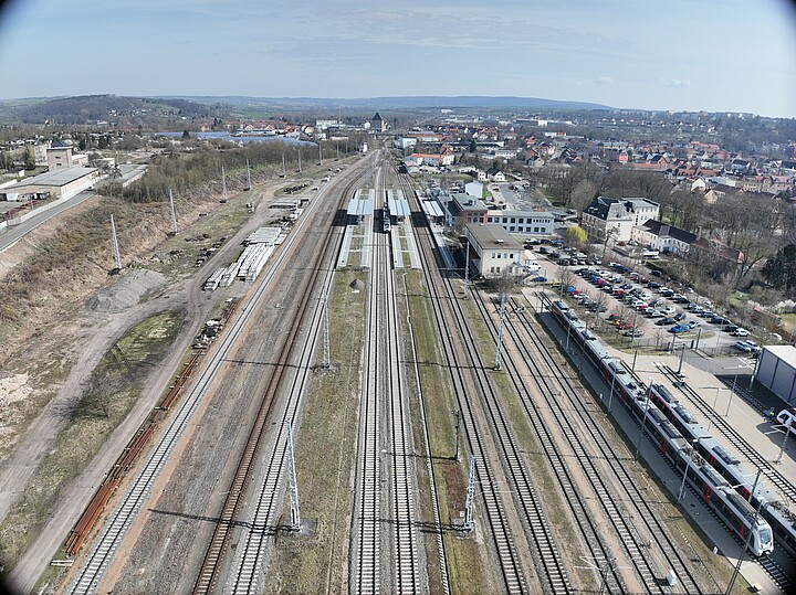 Bahnhof Sangerhausen: Hier entsteht ein 740 Meter langes Überholgleis für Güterzüge Foto: DB E&C 
