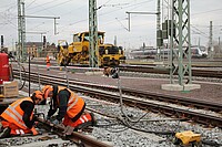 Gleisarbeiter im Knoten Halle